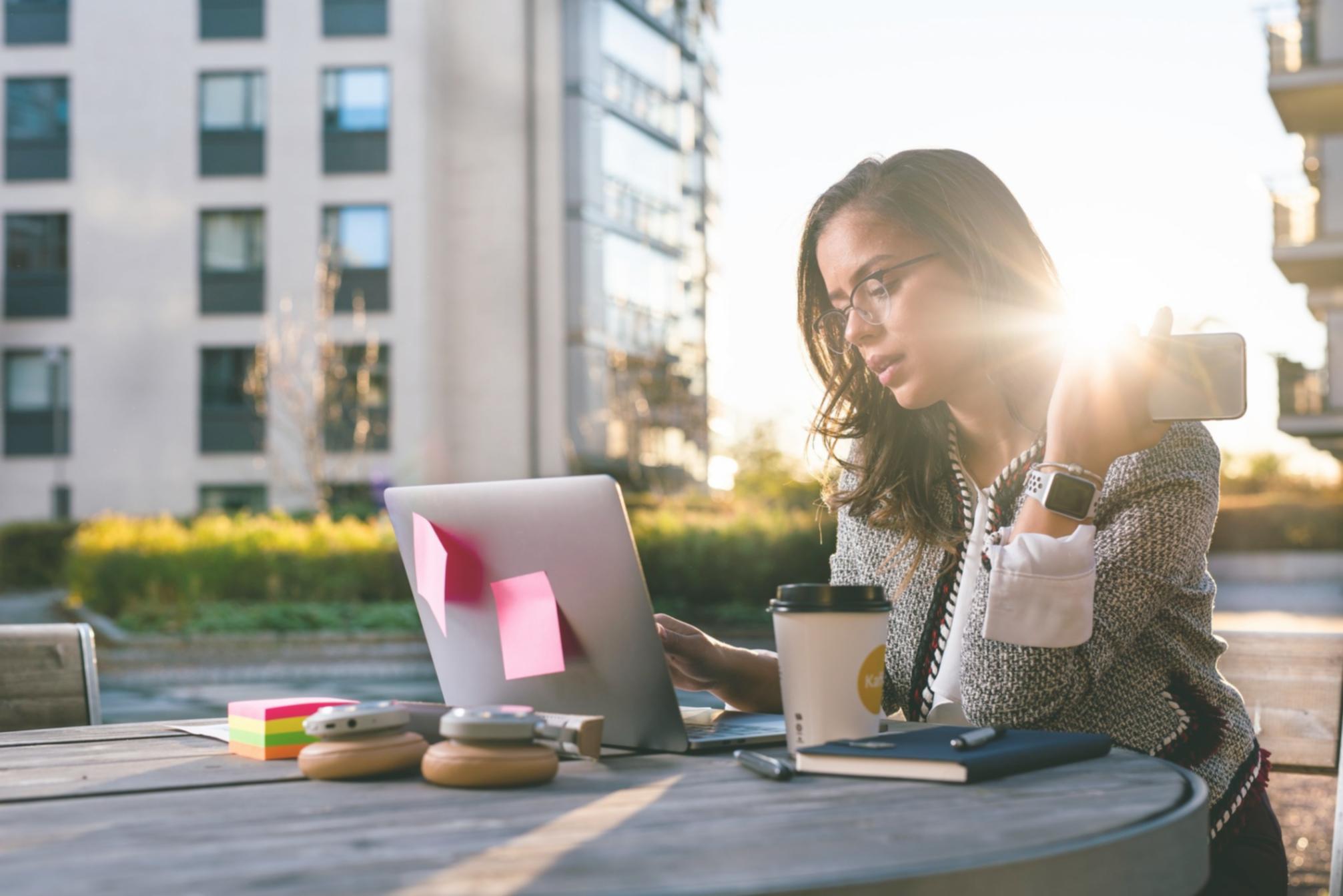 Grupowa sesja masterclass online - praca nad dashboardem finansowym
